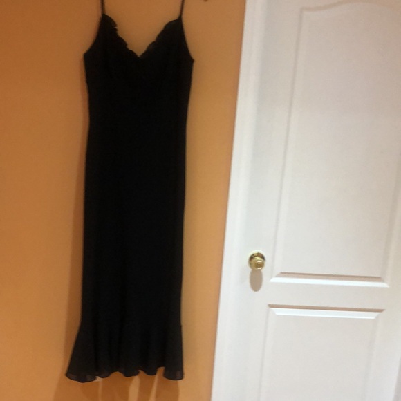 Beautiful ladies black dress - Picture 2 of 12